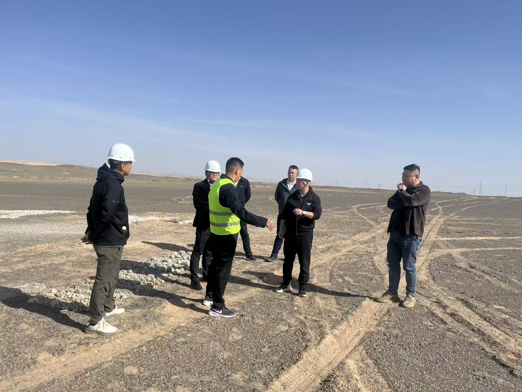 公司领导赴哈密腾丰项目矿区指导工作
